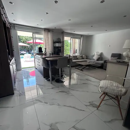Maison En Avec Piscine Face A L'arbre Montpellier